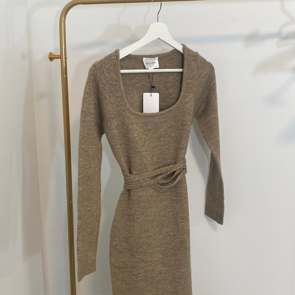 Perfect dark sand color fall dress!